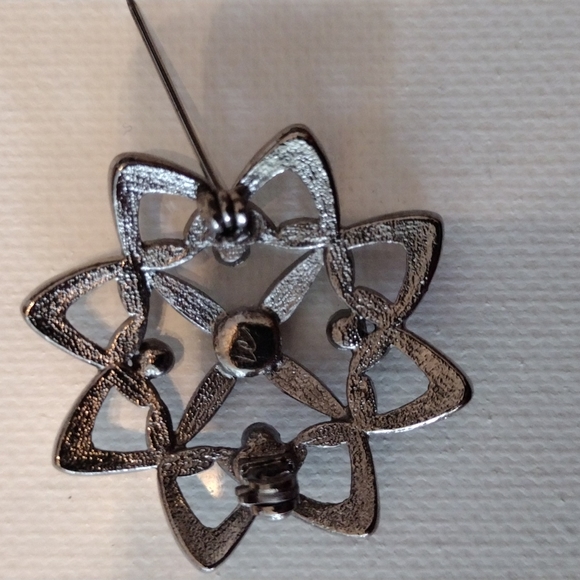 LC silver and rhinestone brooch. - Picture 3 of 4